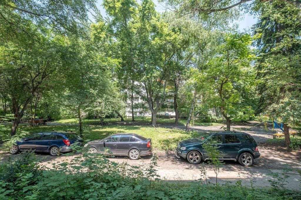Top Location, Brand New 3 Bdrm Apt & Free Parking Софія Екстер'єр фото